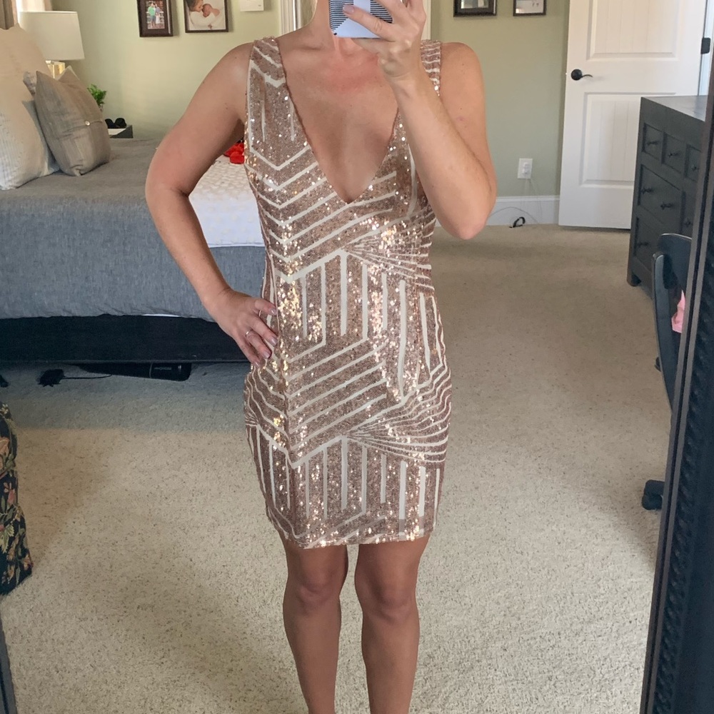 Sequined v-neck party dress